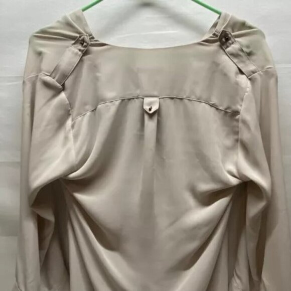 Express Blouse Ladies XS V-Neck 3/4 Sleeve Tunic Beige Lightweight High-Low Hem - Picture 8 of 12